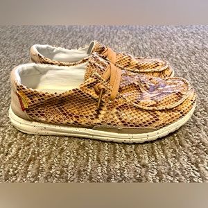 Women’s Hey Dude Snakeskin size 6